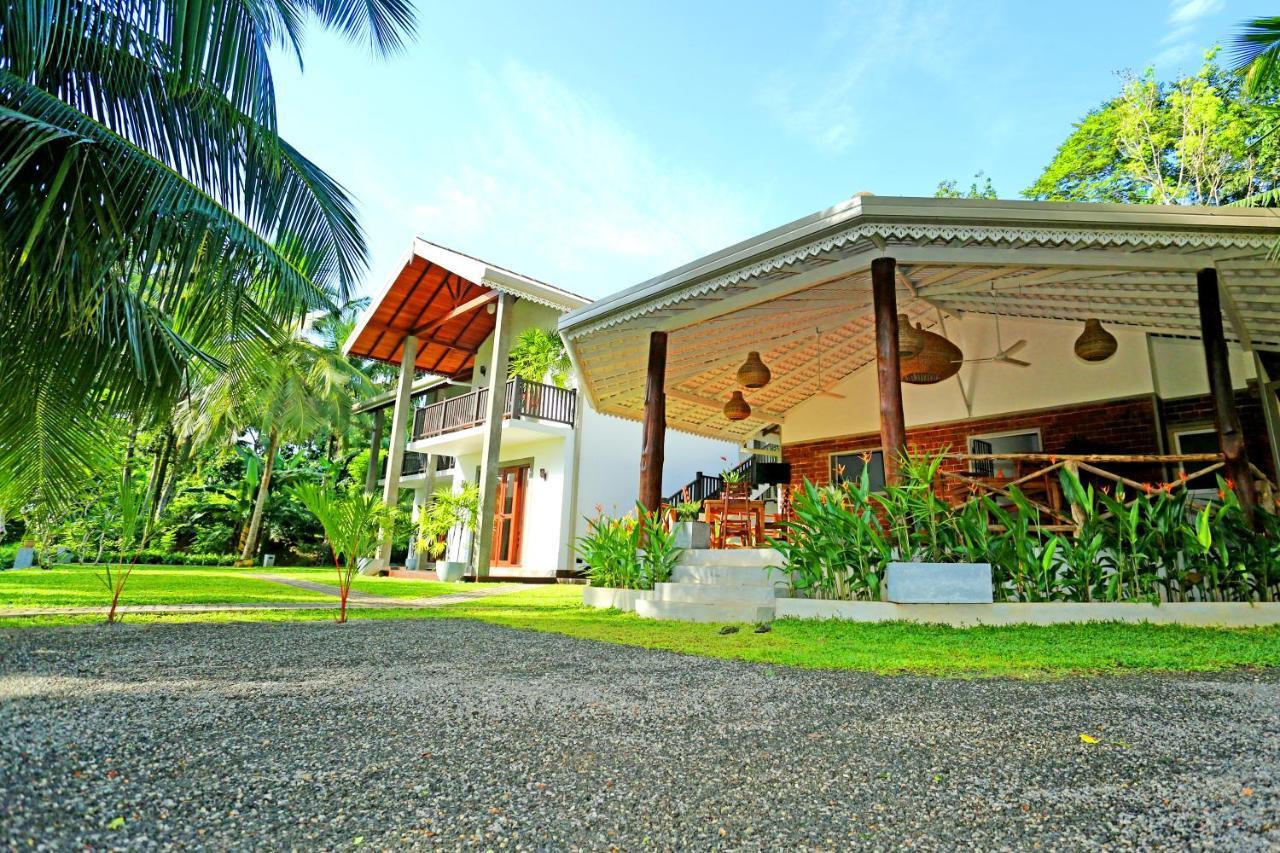 Villa Peacock Walahanduwa Ngoại thất bức ảnh