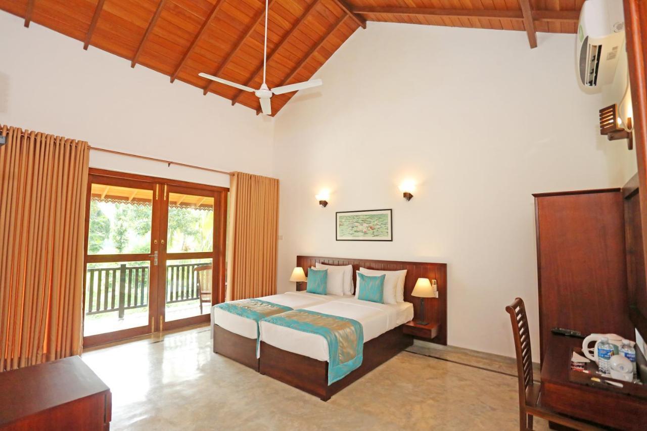 Villa Peacock Walahanduwa Ngoại thất bức ảnh