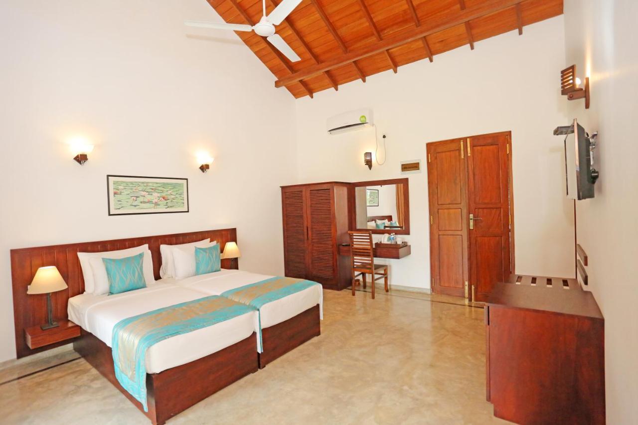 Villa Peacock Walahanduwa Ngoại thất bức ảnh