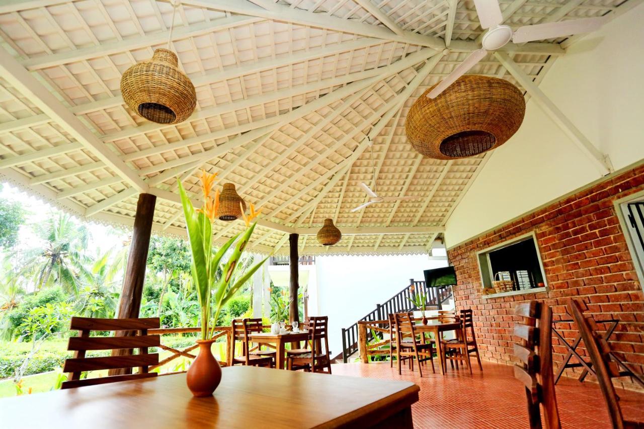 Villa Peacock Walahanduwa Ngoại thất bức ảnh