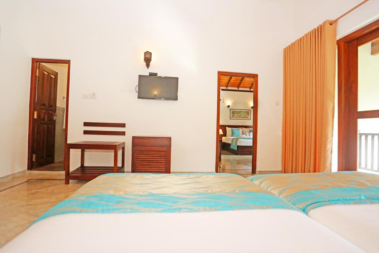 Villa Peacock Walahanduwa Ngoại thất bức ảnh