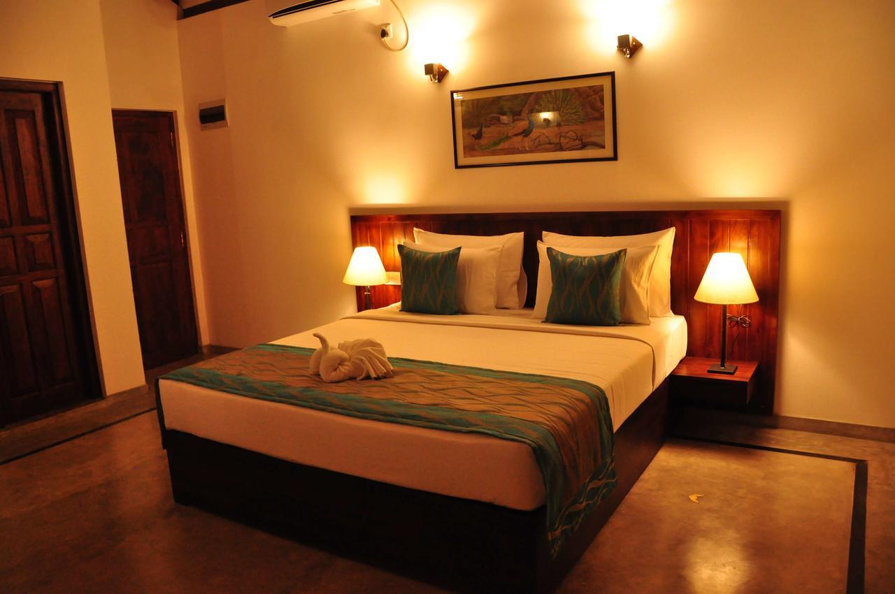 Villa Peacock Walahanduwa Ngoại thất bức ảnh